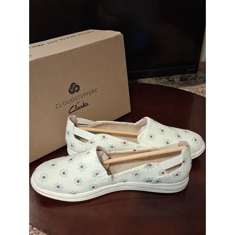 Clarks Cloud Stepper Breeze Step Daisy Size 9M New With Box